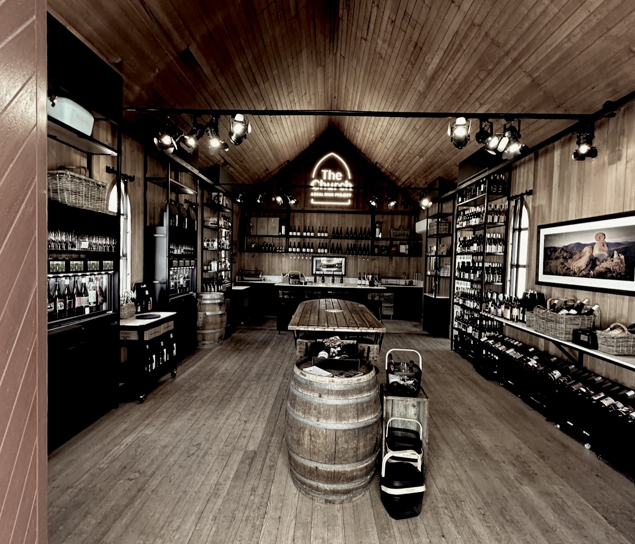 THE CHURCH: Local Wine Projectの店内