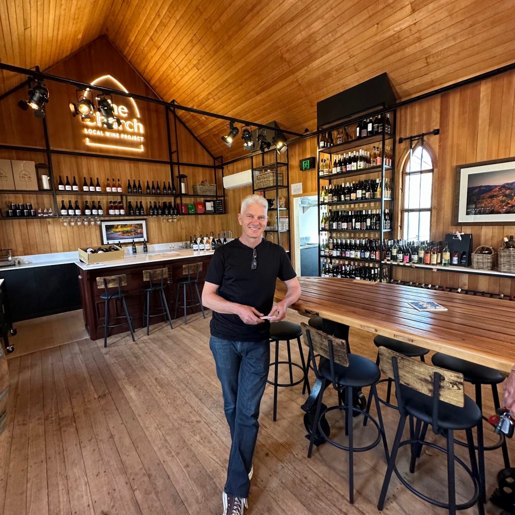 空軍から醸造家へ。Squished Berry WinesのLachlanが教会を改装した「The Church」に込めた恩返し