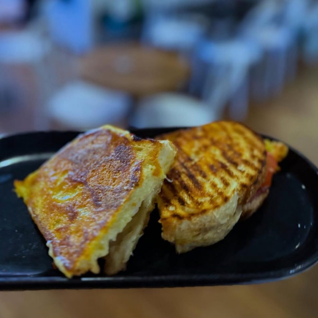 焼き目のついたホットサンド