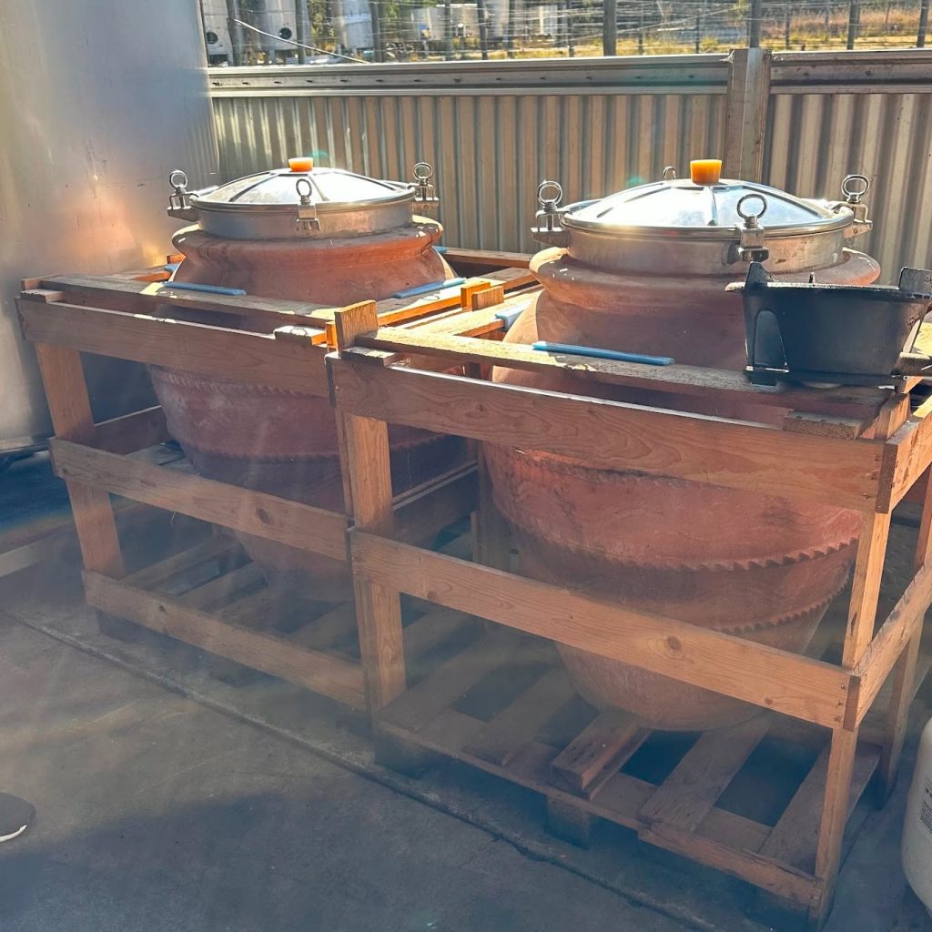 古代の伝統と最新の醸造設備。Bent Road WineryとLa Petite Mortの「普通じゃない」ワイン造り